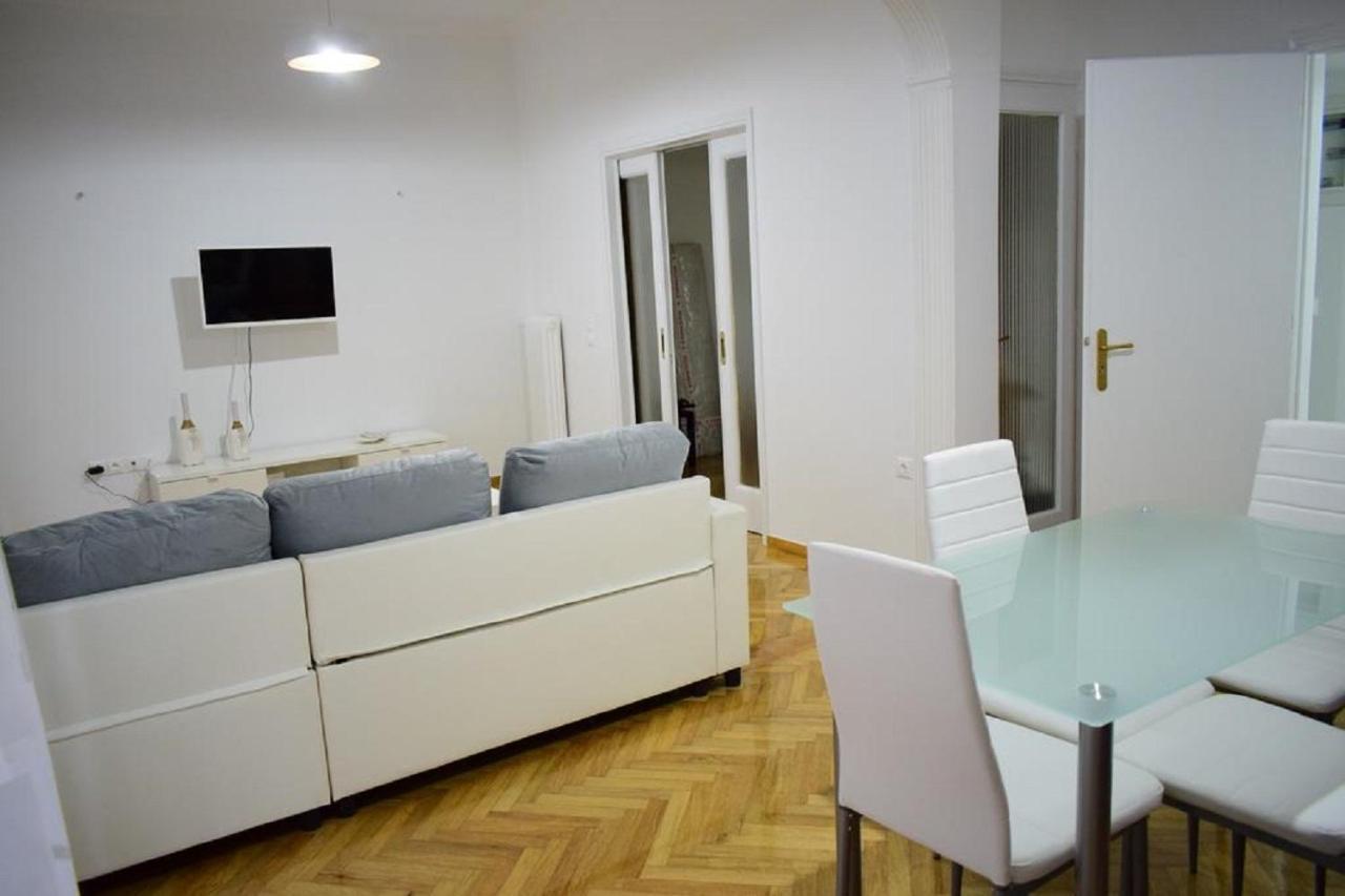 Beautiful Renovated Flat In Athens Apartment Екстериор снимка